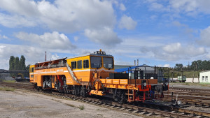 НЛМК приобрел новую технику для обслуживания и ремонта ж/д путей