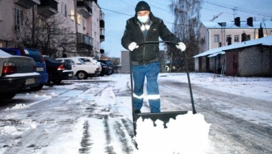 В ЕДС принимают замечания по уборке снега во дворах