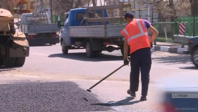 Дороги в Грязях начнут ремонтировать после праздников