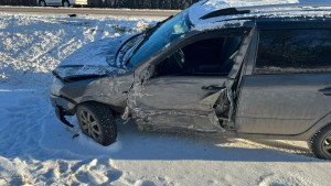 Женщина-водитель Калины пострадала в тройном столкновении в Липецком районе