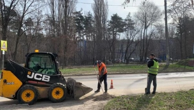 Почти 400 тонн грунта вывезли с улиц Липецка за прошедшие сутки