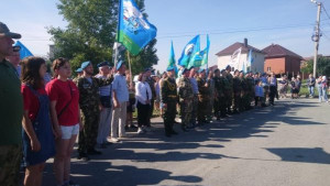 Липецкие десантники возложили цветы к памятнику Василия Маргелова