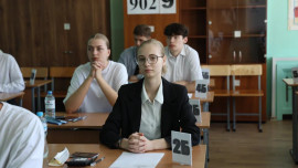 213 выпускников сдают ЕГЭ по математике в резервный день