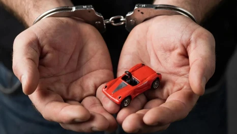 Житель Липецкой области повредил чужую машину из хулиганских побуждений