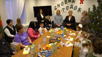 С Новым годом поздравили родителей Липецкой области, которые восстановились в родительских правах