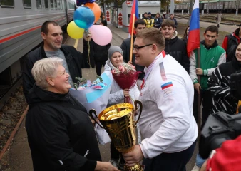 Победитель Чемпионата России Дмитрий Якушев вернулся домой