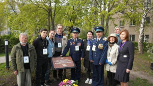 Перед премьерой спектакля о войне артисты театра Толстого заложили «Сад памяти»