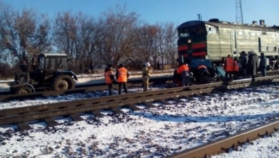 В Становлянском районе столкнулись легковой автомобиль и поезд