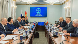 Посол Беларуси в России Александр Рогожник и губернатор Липецкой области Игорь Артамонов обсудили перспективы сотрудничества