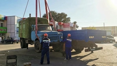 Незаконные автолавки убрали с Заводской площади