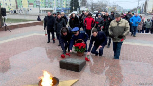 Липчане возложили цветы к Вечному огню на церемонии «Вахта памяти»