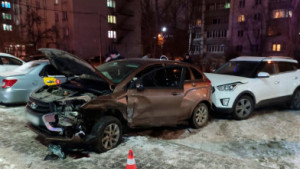 Житель Липецкой области погиб под колесами Лады на тротуаре в Воронеже