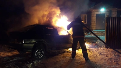 В городе Грязи сгорел автомобиль