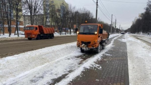 На посыпку дорог и тротуаров израсходовали 29 тонн песка и соли 