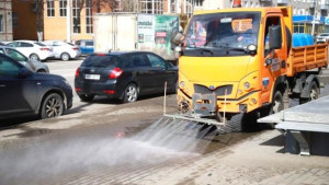 К влажной уборке городских дорог приступили в Липецке  