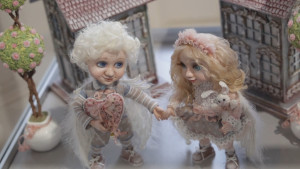 Мастера представили более сотни уникальных кукол на выставке в Липецке