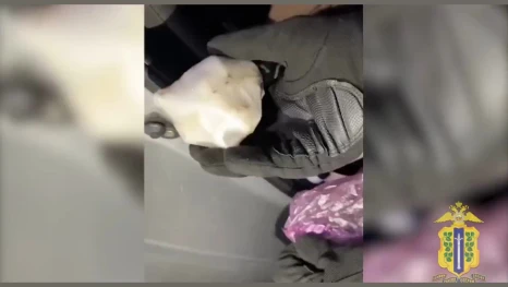 В Липецке задержаны иностранцы с крупной партией метадона в такси