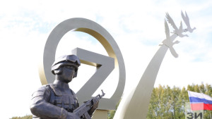 Памятный монумент воинам России открыли на Аллее Героев в Данкове Липецкой области