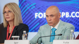 Игорь Артамонов принял участие в стратегической сессии ПМЭФ-2025 