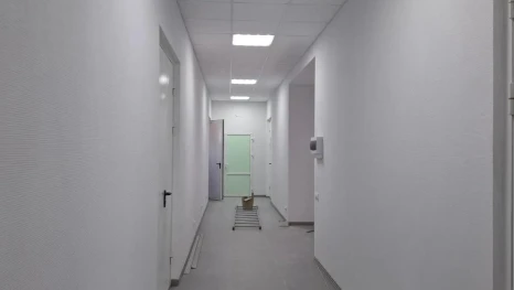 Липецкие строители продолжают ремонт библиотеки в подшефном Володарском
