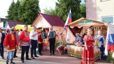 Николай Борцов сделал подарок краснинской спортшколе