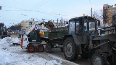 Дорожники Липецка пытаются справиться со снежной стихией