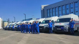 Михаил Мурашко вручил ключи от новых автомобилей скорой помощи медикам Липецкой области