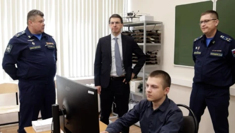 Полпред Президента в ЦФО Игорь Щёголев и губернатор Липецкой области Игорь Артамонов посетили Военно-учебный центр