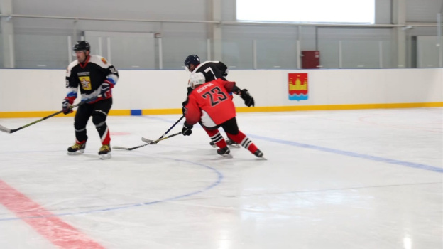 В Добровском округе открылась всесезонная ледовая арена