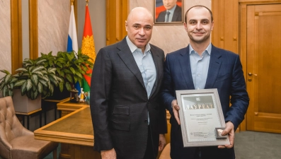 Игорь Артамонов отметил лауреатов всероссийского конкурса «100 лучших товаров России»