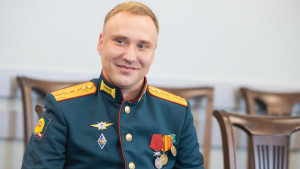 Губернатор Липецкой области Игорь Артамонов встретился с участником СВО Михаилом Моховым