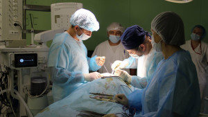 Липецкие врачи удалили опухоль щитовидной железы весом 1,3 кг