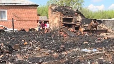 Волонтеры пришли на помощь погорельцам (видео)