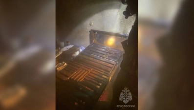 Пожарные спасли человека из горящей многоэтажки в Ельце