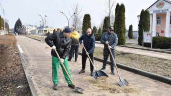 В Становлянском районе начались весенние работы по благоустройству