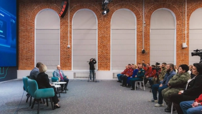 Вячеслав Жабин сообщил о работе с обращениями ельчан с прямой линии губернатора