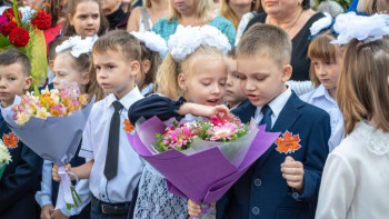 Председатель Липецкого областного Совета депутатов Дмитрий Аверов рассказал о развитии системы образования в регионе