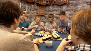 Более тысячи матерей, воспитывающих пять и более детей, в Липецкой области получат повышенную пенсию