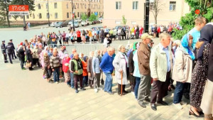 Мощи Георгия Победоносца в Липецке собрали у храма огромную очередь