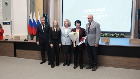 В Липецкой области вырастут премии родителей, награждённых почётными знаками
