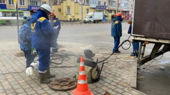 На улице Гагарина обнаружено новое повреждение трубопровода