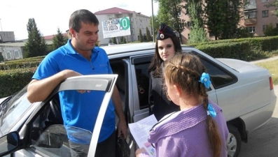 Елецкие школьники призвали водителей соблюдать ПДД