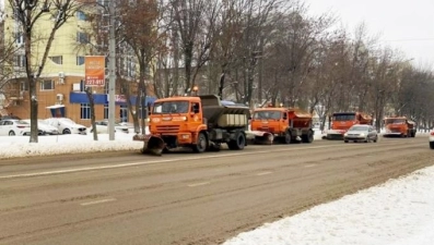 За сутки коммунальщики вывезли более пяти тысяч кубов снега 