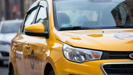 В Липецке таксист продиктовал код из СМС телефонным мошенникам и лишился 95 тысяч рублей 