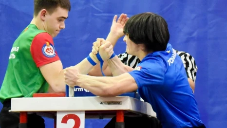 Новости спорта: победа в армрестлинге, предсезонка «Металлурга», непобедимая Королева