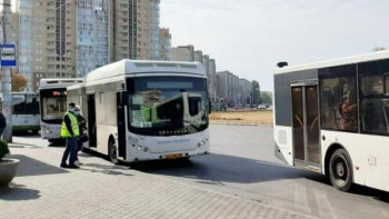 За нарушение масочного режима на водителей автобусов и пассажиров составили протоколы