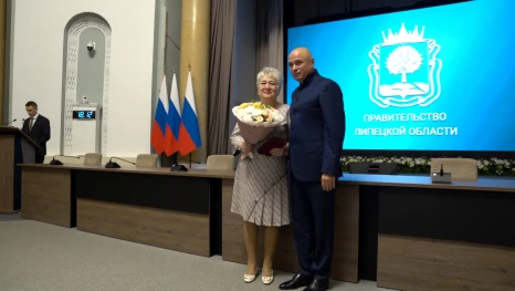 Государственные и региональные награды вручили липчанам в областном правительстве