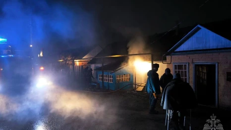 Инвалида эвакуировали из горящего дома в Данкове