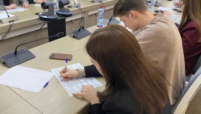 Знания о Второй мировой проверили в липецком облсовете в преддверии Дня Героев Отечества