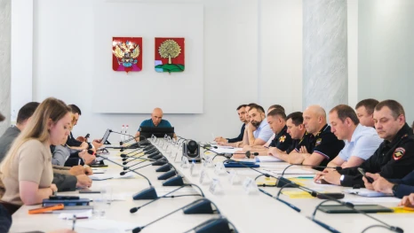 Профилактику деструктивного поведения подростков обсудили в правительстве Липецкой области